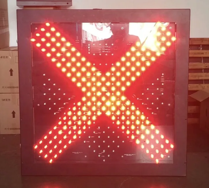 

LED traffic signs 600*600*70 Pass/forbidden sign Green pass, Arbitrary transformation flag red forbidden. led Traffic signs.