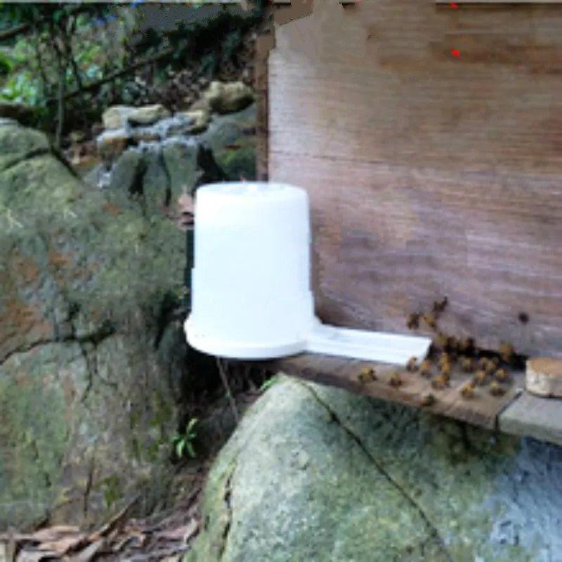 

10 pcs/lot Bee BOX Nest Feeder Waterer Feeding Cups Beekeeping Tools Equipment Beehive Insect Pet Products Supplies