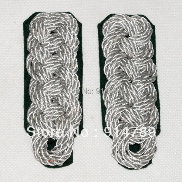 

A PAIR OF WWII GERMAN OFFICER SHOULDER BOARDS -32075