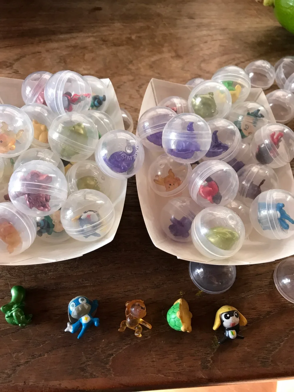 

450pcs Good Quality 28mm Chinese Version Squinkies Capsule balls with soft rubber cartoon figure car Mini Capsule Toy For Kids