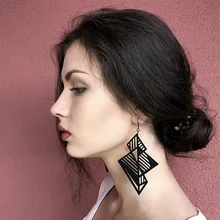 Nueva moda femenina pendientes geométricos estereoscópicos Vintage para mujer Hyperbole ahueca hacia fuera pendiente de acrílico negro E18188