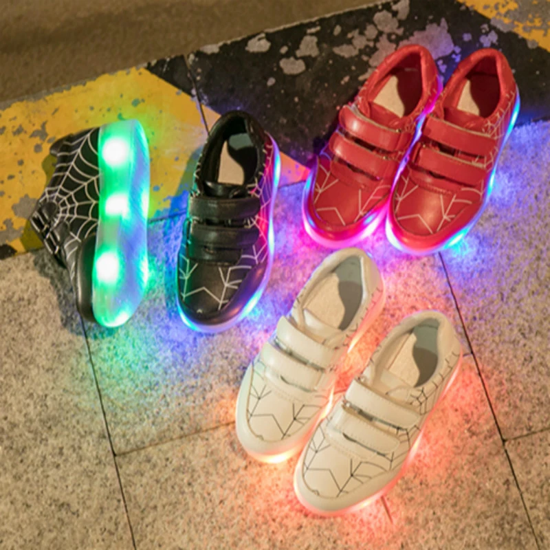 sapato com luzes infantil