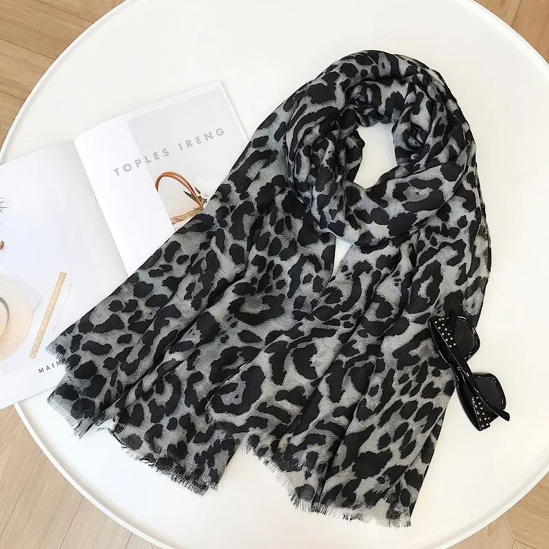 2019 New Design Plain Ombre Leopard Fringe Viscose Shawl Scarf Women