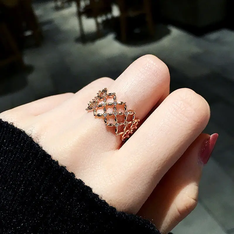 USTAR обручальные кольца с геометрическим переплетением и кристаллами для женщин, обручальные кольца на палец средней длины, Женские Ювелирные изделия, регулируемый размер