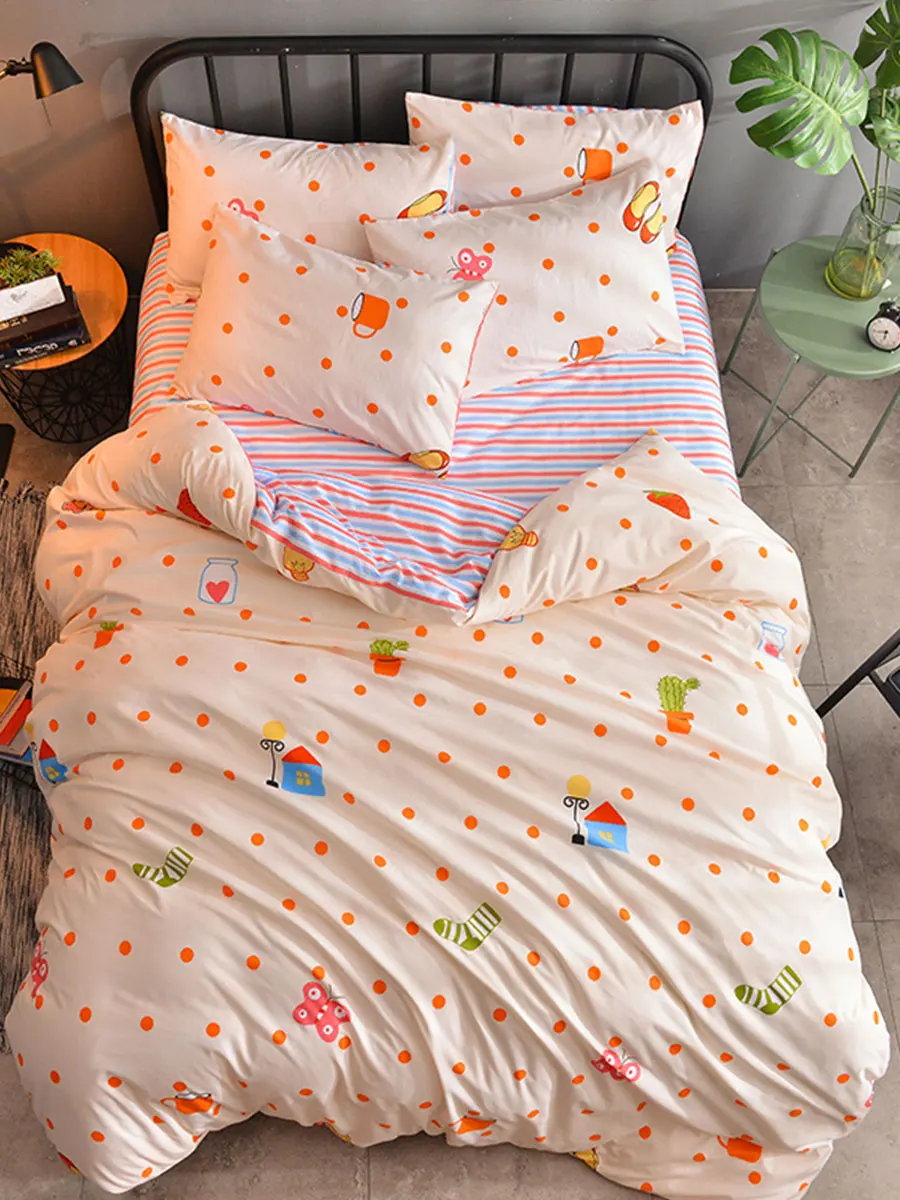 

4 Pcs Bedclothes Set Dot And Cartoon Patterns Comfortable Bedding Set