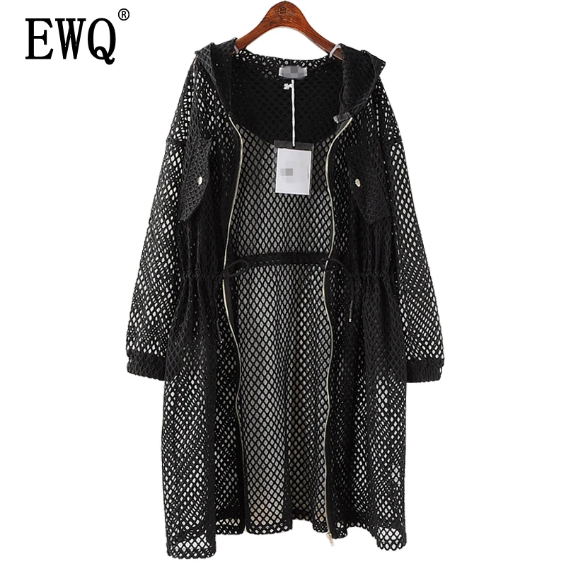 

[EWQ] New Spring 2020 Fashion black big size net mesh drawstring waist hooded hollow thin loose windbreaker women QD369