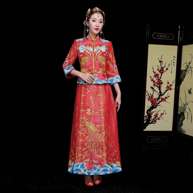 Chinese traditional Bride clothing style wedding dress female peacock and folwer gown slim cheongsam couple evening