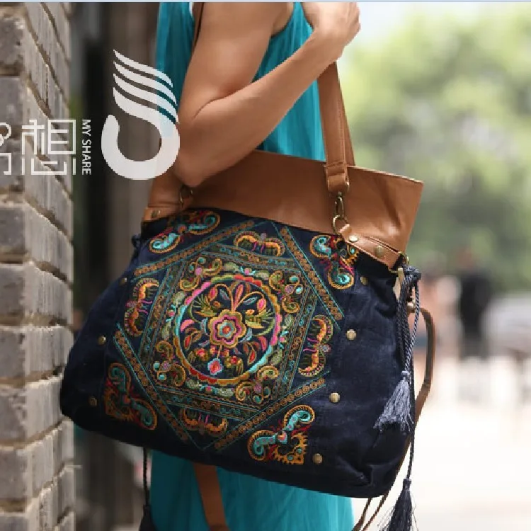 Character design Chinese style handbag embroidery ethnic shoulder bags ...