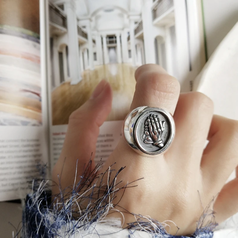 

Korean Women Silver Ring 925 Hands Together Carving Figure Vintage Silver Big Wide Adjustable Ring Elegant Female Ring Jewellery