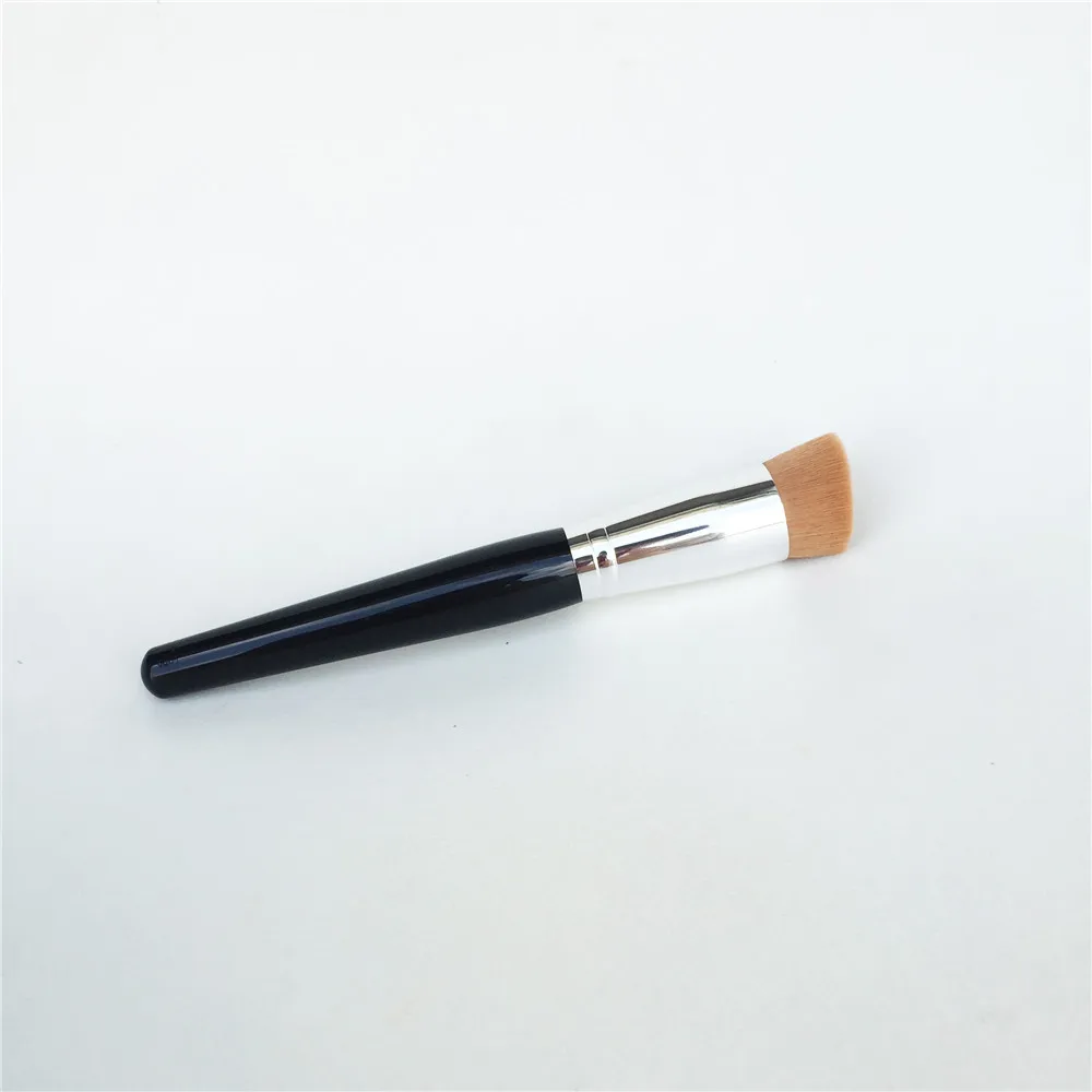 

LG-SERIES ANGLED LIQUID FOUNDATION BRUSH - Synthetic Full Coverage Foundation/Cream Brush - Beauty Makeup Blender Tool