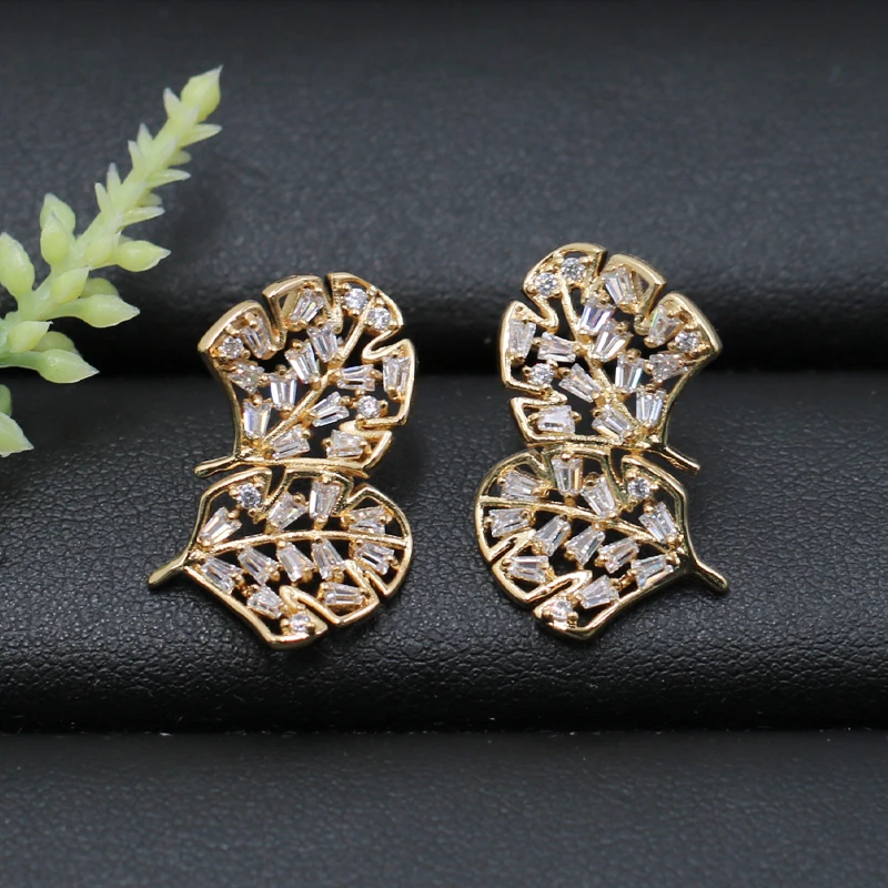 

Lanyika Fashion Jewelry Graceful Hollow Zircon Leaf Stud Earrings for Student Daily Wedding Engagement Luxury Earring Best Gift
