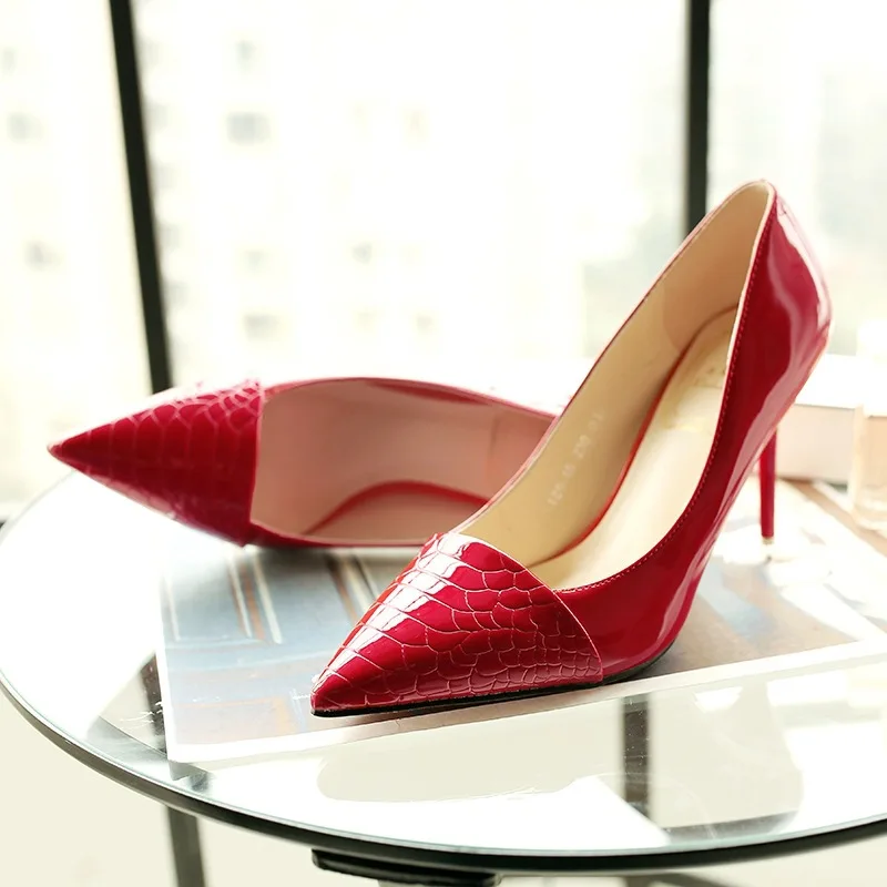 

High heel shoes ladies 2018 summer new women's shoes with fine pointed shoes, high heels, sexy snake texture women's shoes.
