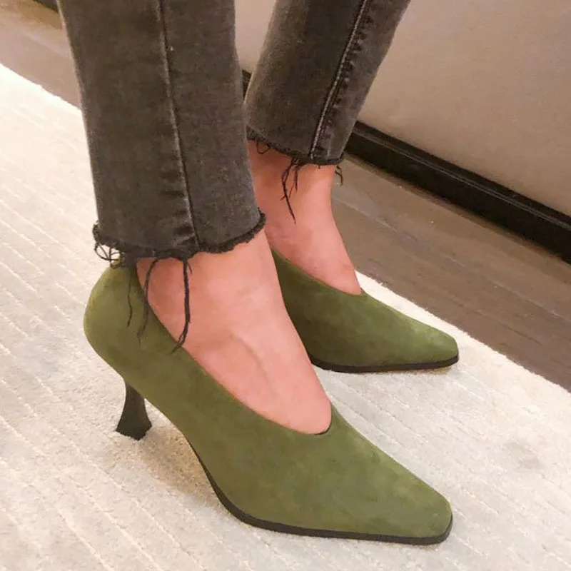 

HEE GRAND 2019 Women Spring-Autumn New Fashion Shallow Rubber Ladies Heels with Pointed Toe Solid Flock Square Heel Pumps WXG609