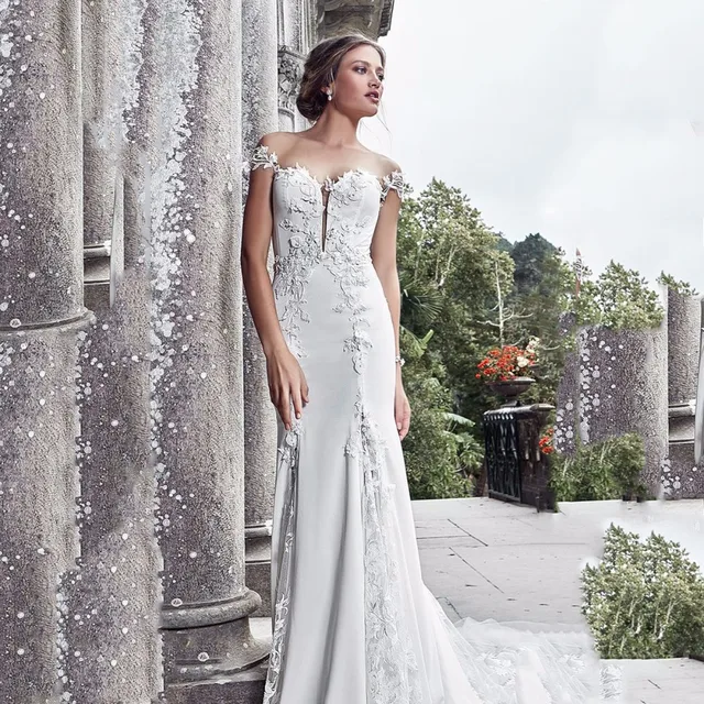 Shoulder Hugging Wedding Dress