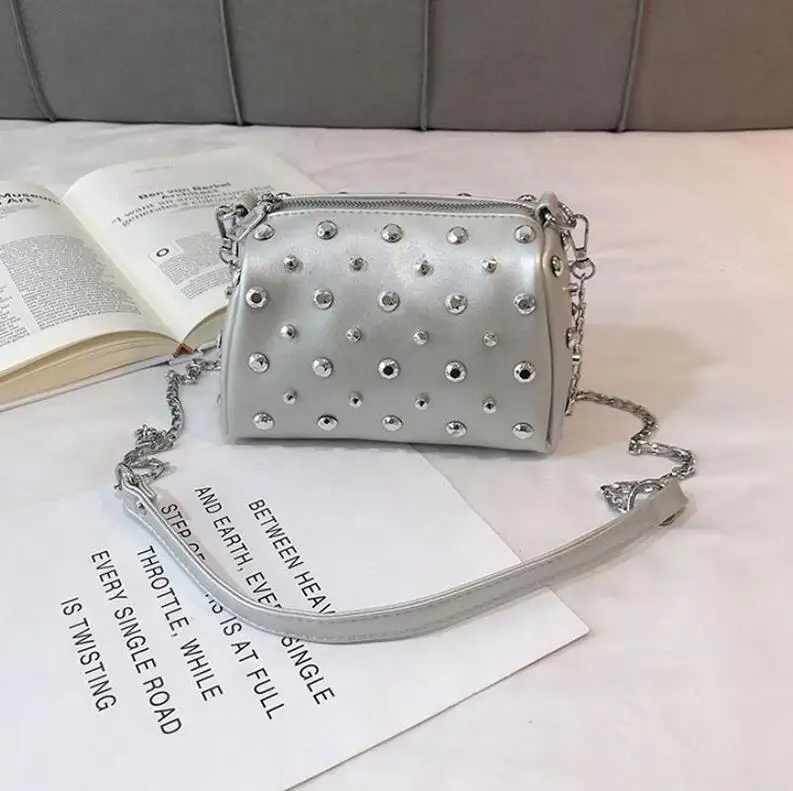 Yogodlns Bags For Women New Fashion Rivet PU Leather Women Bag Diamonds Shoulder Messenger Bag Chains Small Flap Crossbody Bag - Цвет: Silver