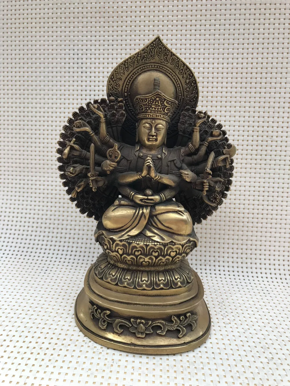 Classic and exquisite Chinese Tibetan Buddhism / Buddha statue, Feng