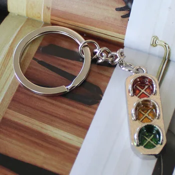

Dewtreetali 2018 New Arrival Creative Traffic Light Keychain Car Key Chain Traffic Safety Lights Men and Women Key Ring Key Hol