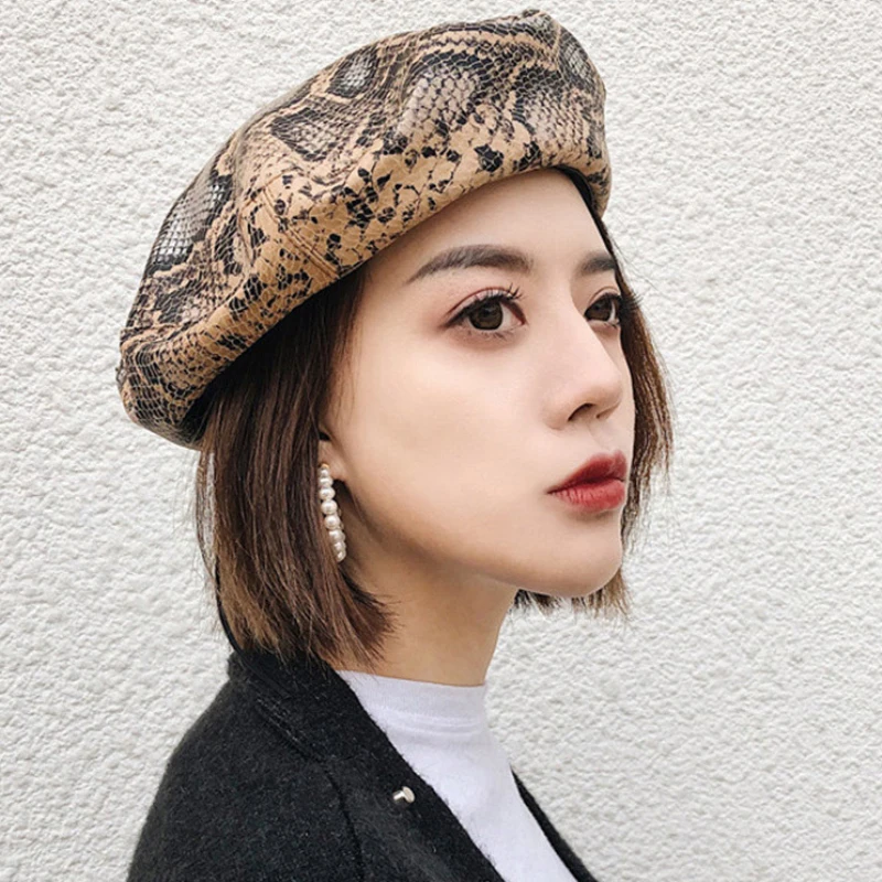 

HT2515 New Spring Autumn Women Berets Fashion French Sequined Beret Hat Lady Vintage Painter Artist Hat Snake Skin PU Women Hats