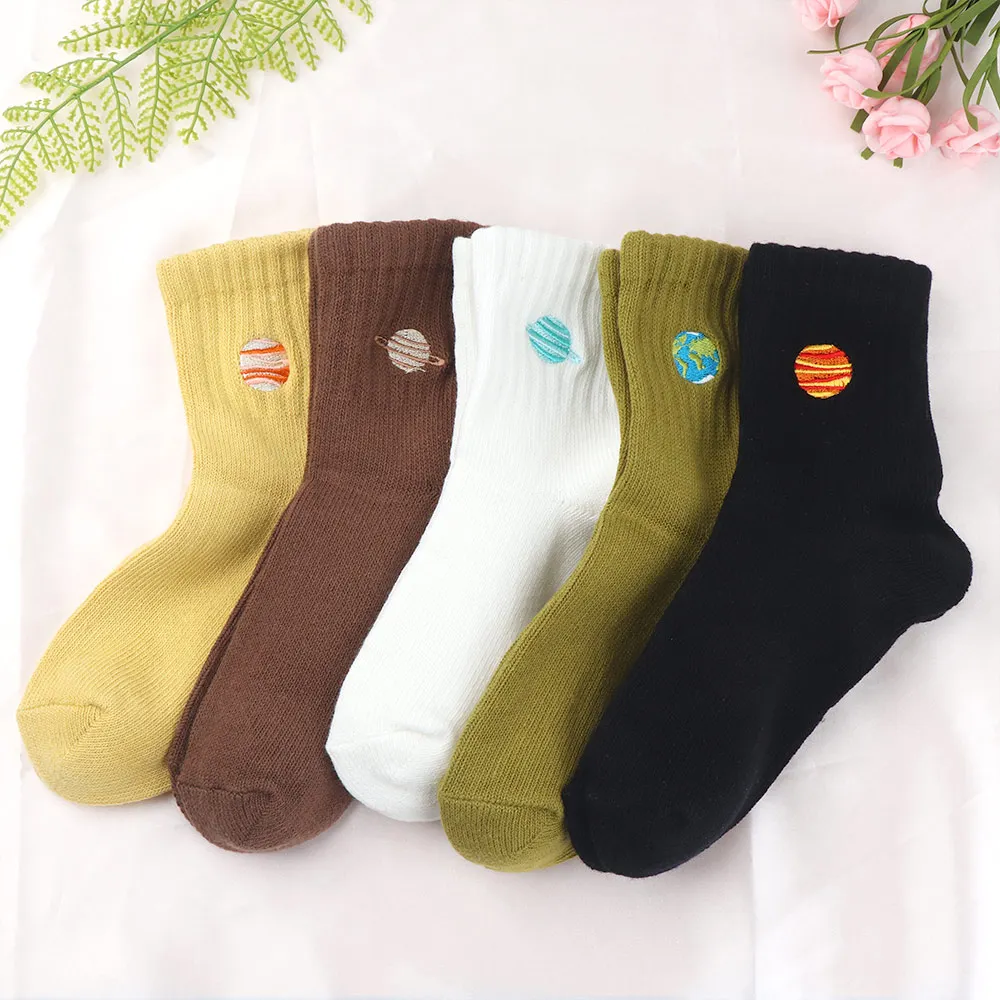 

1Pair Cartoon Embroidery Planet Pattern Cotton Socks Soft and Comfortable Autumn Winter Women Warm Casual Socks