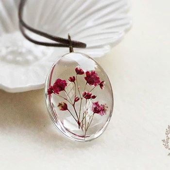 

Handmade Dried Flower Necklace Gypsophila Time Dome Glass Pendant Leather Chain Boho Long Statement Necklaces Summer Jewelry