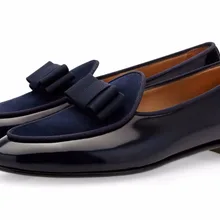 Для мужчин лакированные кожаные туфли с бантом-бабочкой Лоферы без застежки Роскошные ручной работы с бантом Sapatos модные повседневные мужские ботинки