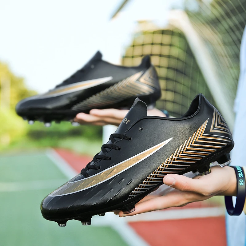 

Men's Outdoor Training Soccer Shoes High Quality Soft Bottom Short Nail Football Shoes Non-slip Popular Sneakers Zapatos Hombre