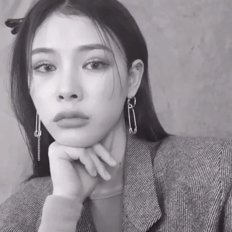 

Europe and America minimalist gender chain asymmetrical earrings 2019 fashion retro street beat paper clip earrings