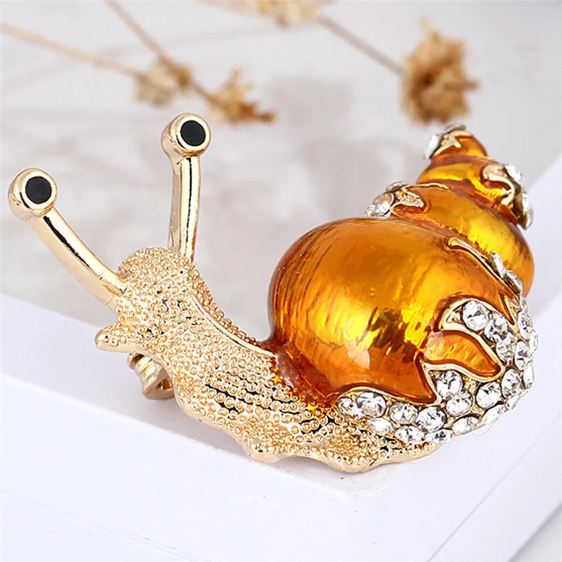 

2 Colors Available Rhinestone Snail Brooches for Women Cute Small Insect Brooch Pin Fashion Enamel Pin High Quality