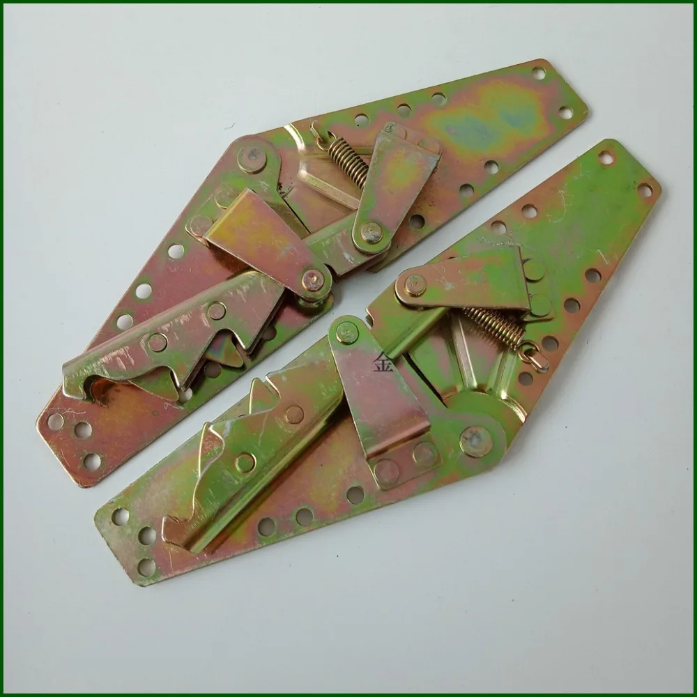 hinge 112
