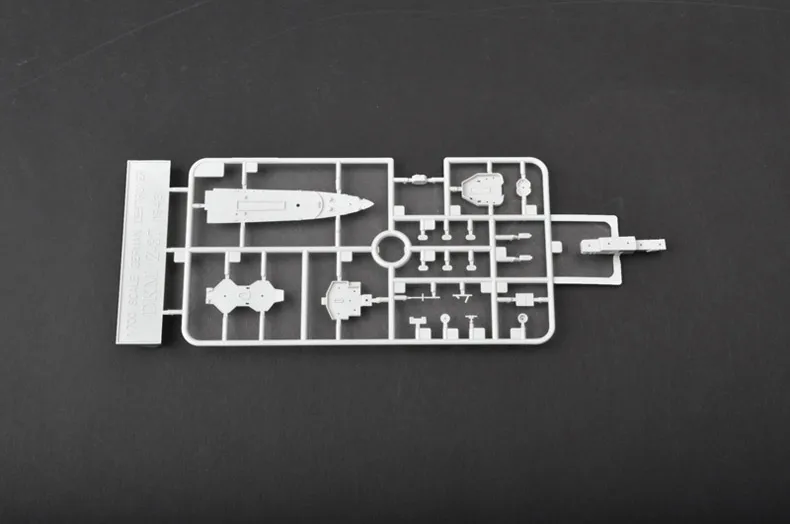 Труба 05791 1: 700 Пособия по немецкому языку Z-37 Разрушитель 1943 сборки модели