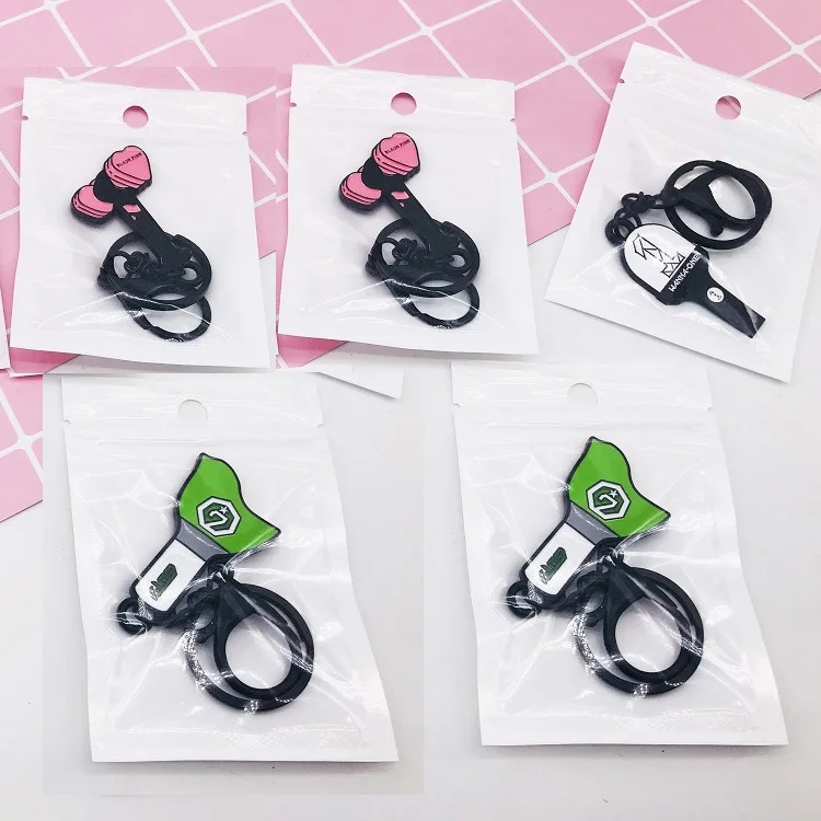 

KPOP GOT7 BLACKPINK WANNA ONE Keychains ROSE JISOO LISA JENNIE Metal Pendant Key Clasp Accessories Key Chain Keyring Wholesale