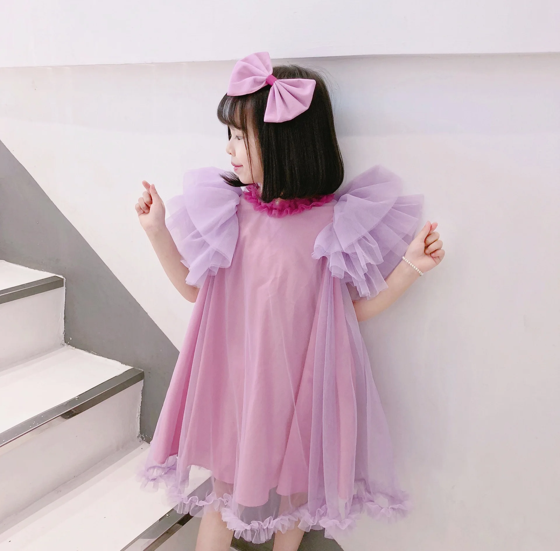 Розовое платье с оборками для девочек коллекция года; цельнокроеное платье для девочек; праздничное платье принцессы для девочек детские летние платья с повязкой на голову