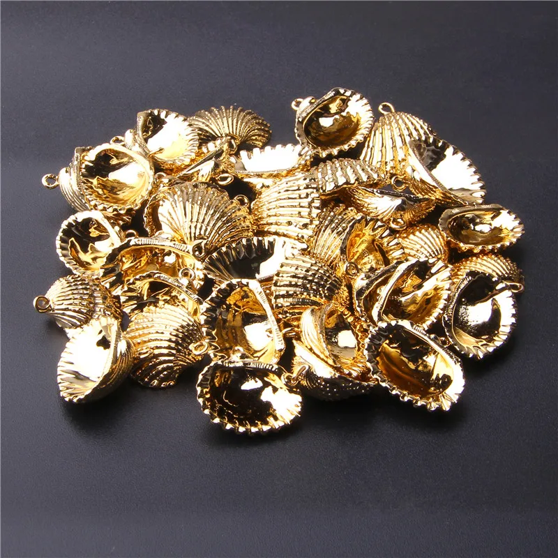 

4pcs Gold Plated Threaded Seashells For DIY Handmade Pendant Earring Charms Natural Striated Shell Charm Pendant Home Decor