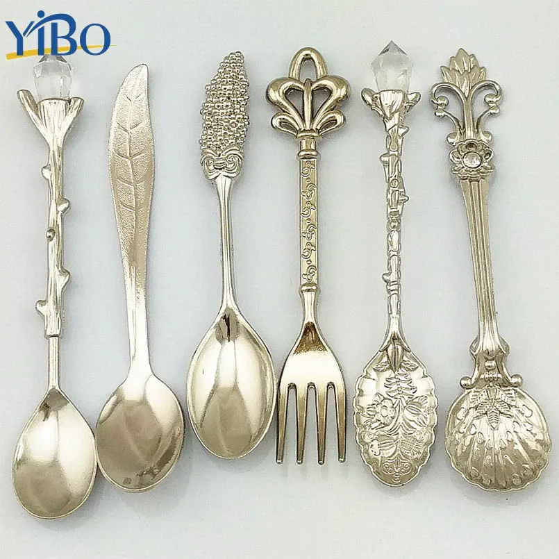

6pcs Retro Spoon Set Dessert Coffee Mixing Spoon Teaspoon Ice Cream Spoon Fruit Fork Royal Style Metal Mini Carved Tableware