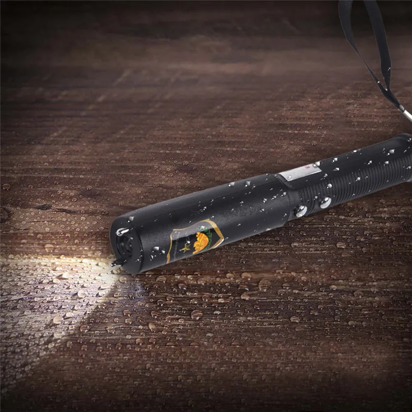 Outdoor Torch Led Light Mountaineering Hiking Flashlight Emergency Danger Mini Flashlight LED Zaklamp 20NE150