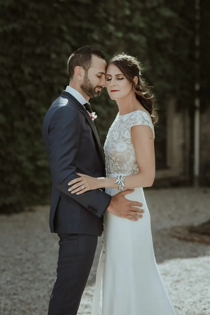 calling-this-industrial-montreal-wedding-at-entrepots-dominion-glamorous-would-be-an-understatement-gabrielle-dem-20-700x1049