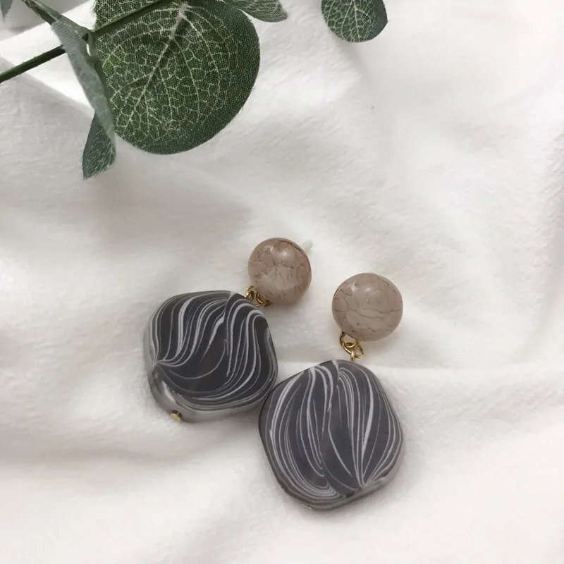 

Free Shipping Gray Color Resin Geometric Elegant Earring