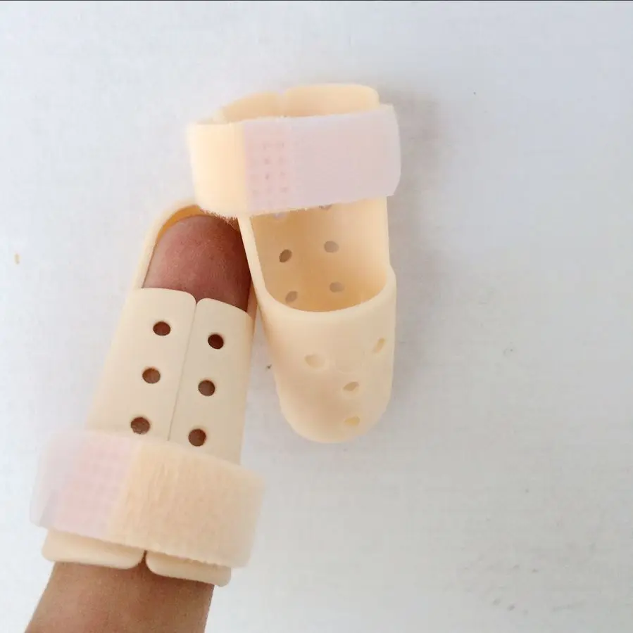 

2017 new hot Plastic Mallet Finger Splint Joint Support Brace Protection Pain Relief