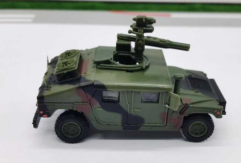 AM 1: 72 Американский M1046 HMMWV вооруженных модель SUV Сборная модель из сплава подарок к празднику