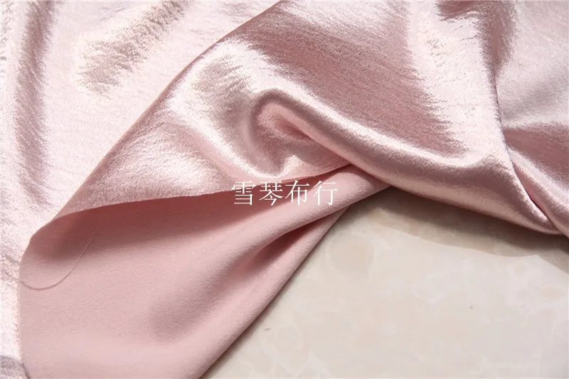 

Drape the glossy luster elastic cherry blossom pink color Ding Wang water ripple yarn satin dress dress fabric Jenny Story1986