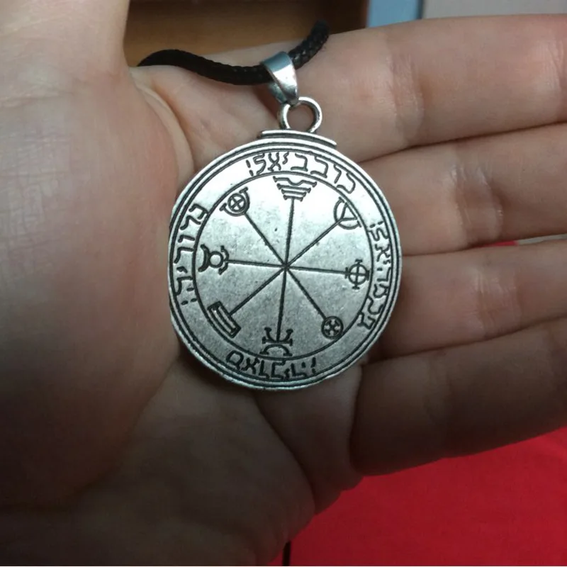 Amule Pagan Wicca Pendants Powerful Sun Talisman Key of Solomon Seal Religeous Pendant Seventh Pentacle of Saturn Necklace (1)