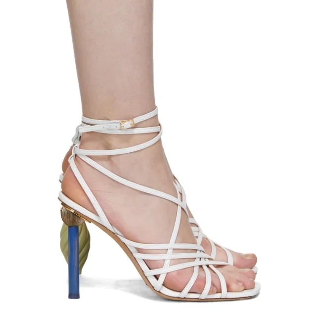 Новые гетеротипические сандалии на шнуровке с бусинами; женская летняя обувь для вечеринок на необычном высоком каблуке; сандалии-гладиаторы на каблуке с ремешками