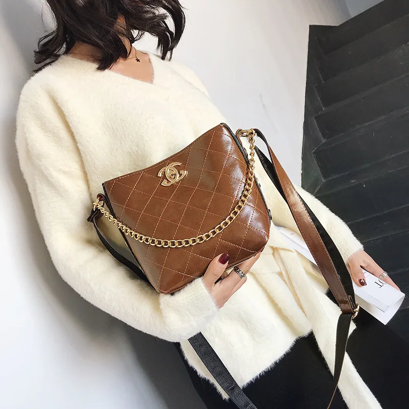 

Lady Khaki Crossbody Bag for Girls Wax PU Leather Diamond Lattice Women Fashion Bucket Brown Shoulder Bags with Chains