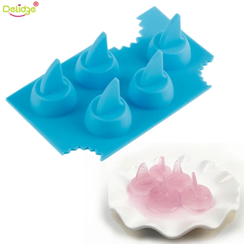 

Delidge 1 pc 5 Holes Creative Shark Shape Ice Mold Silicone DIY Drink Shark Fin Shape Ice Cube Freeze Mold Kitchen Tools