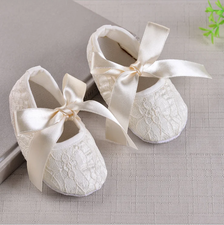 2019 г. Новая брендовая повседневная обувь для новорожденных девочек Нескользящая кружевная обувь принцессы с цветочным узором Мягкие