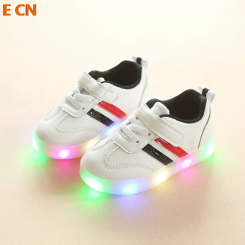 E CN светящиеся кроссовки, обувь для детей Для мальчиков и девочек без каблука casusual обувь светящиеся световой флеш светодиодный спортивная