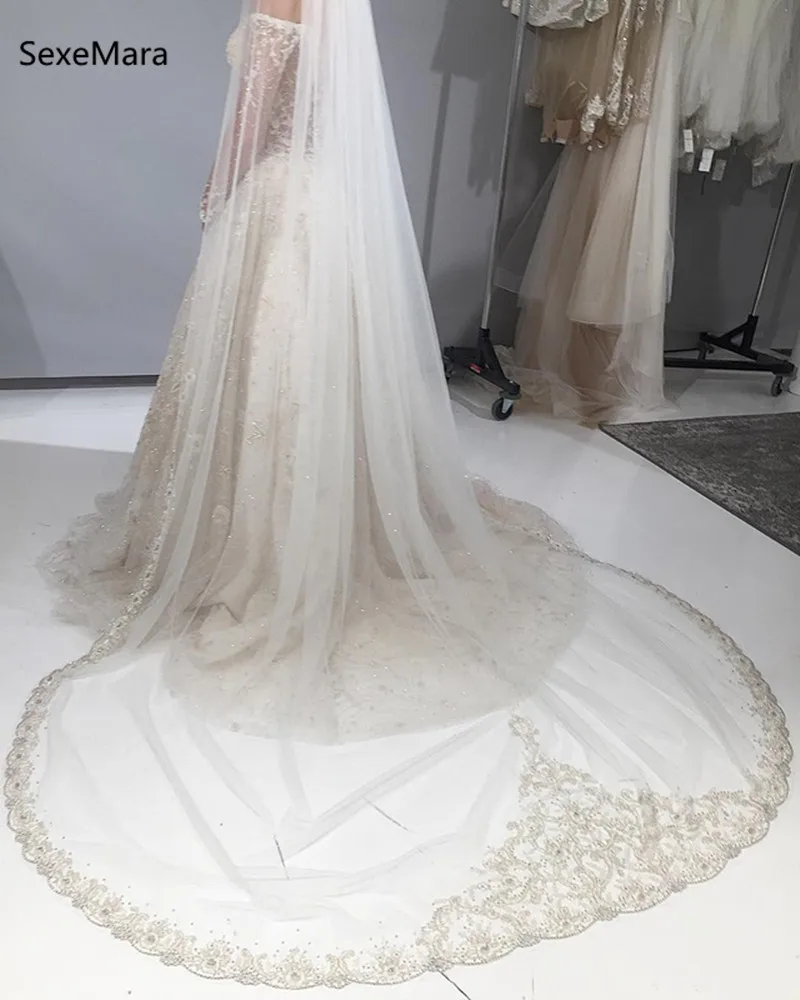

Luxury Crystal One Layer Long Bridal Veils Cathedral Length 3M Long Lace Applique Ivory Wedding Veil With Comb Champagne
