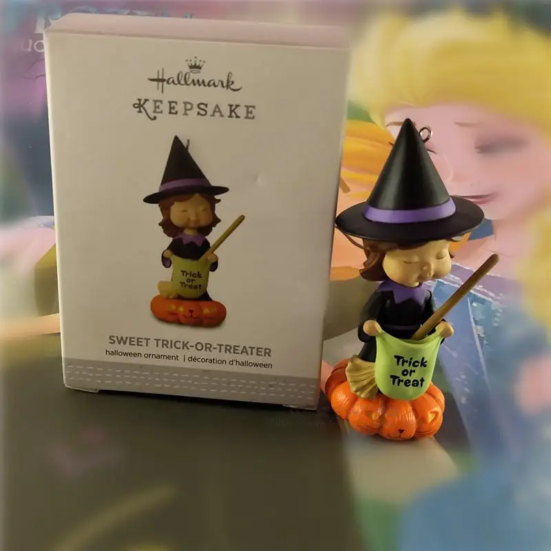 

1piece Original SWEET TRICK OR TREATER HALLOWEEN ORNAMENT Action Figure christmas tree ornament toys