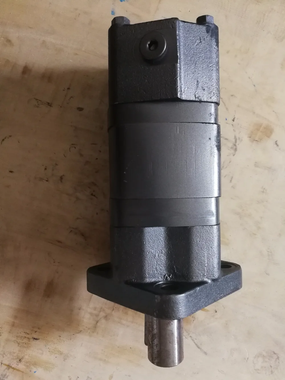 

306.6 CM3/R 104-1814-006 2000 Series Hydraulic Motor