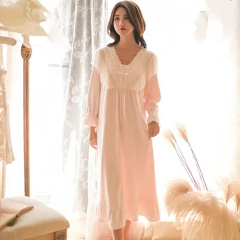 

Lace patchwork princess nightgowns female v-neck flannel winter new Comfortable sleep dress soft beautiful home clothes gx1395
